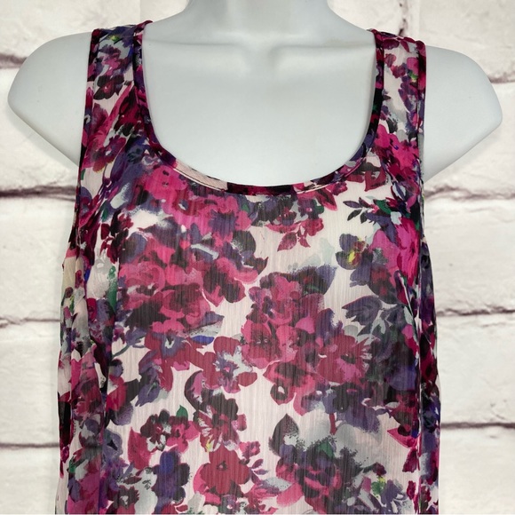 Studio Y Floral Tank SZ M Lacy Back Lightweight Flowy Polyester Pink Black EUC - Picture 4 of 11